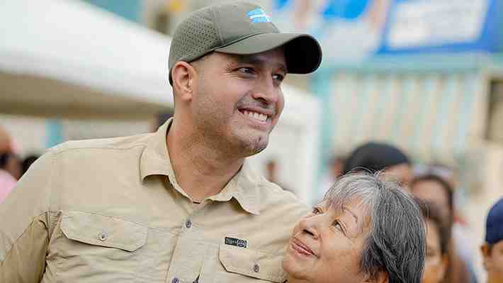 Alcalde ecuatoriano es asesinado a disparos tras ataque armado en medio de actividad pública