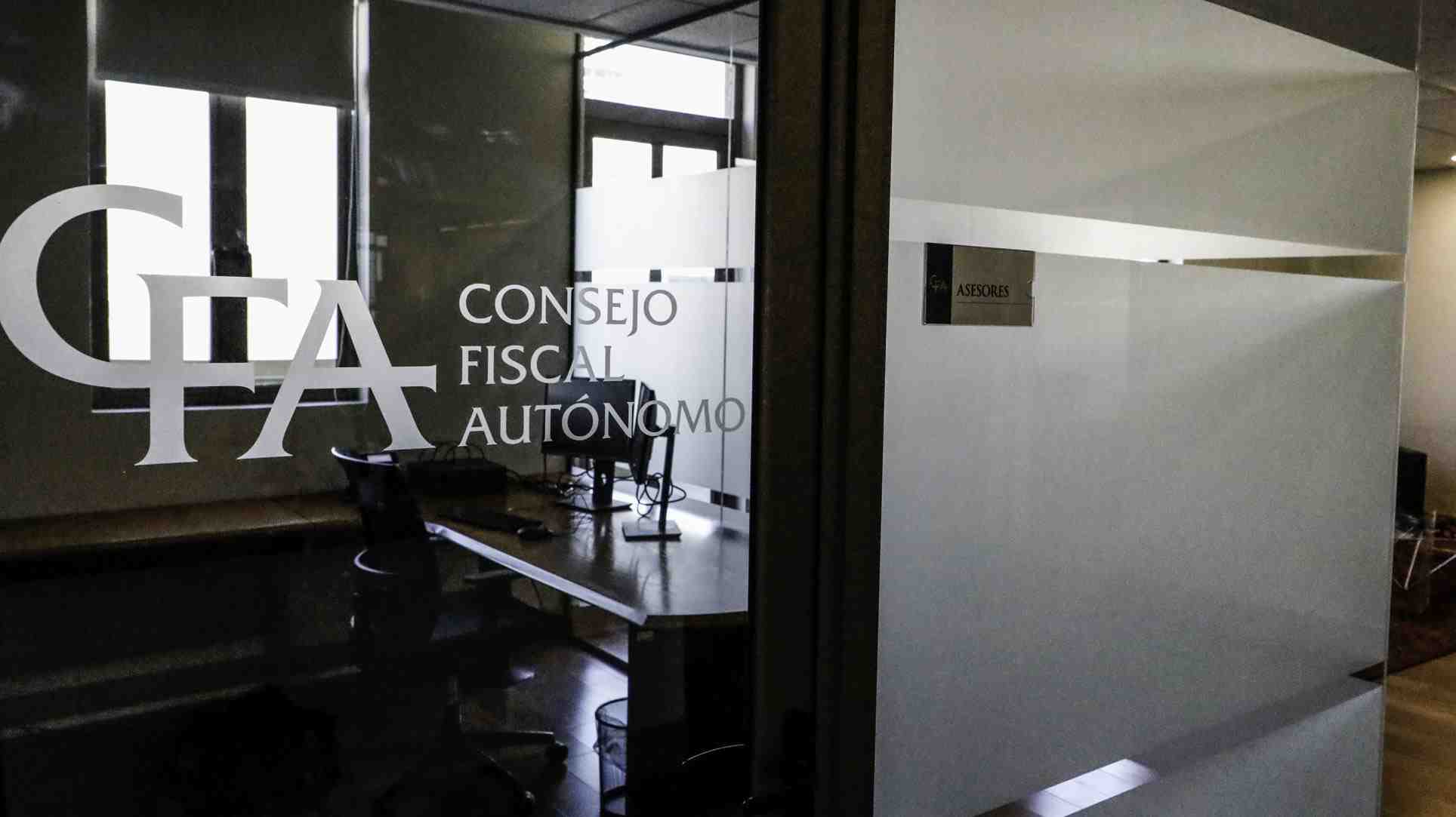 Advertencias del CFA: Riesgos de mayor deterioro fiscal y "discrepancias" por proyecciones de crecimiento del Gobierno