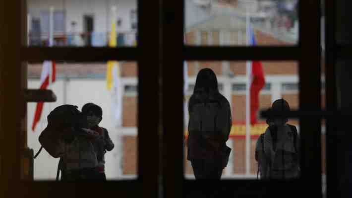 Violencia escolar: Denuncias por maltrato de adultos a estudiantes suben 25% en primer semestre