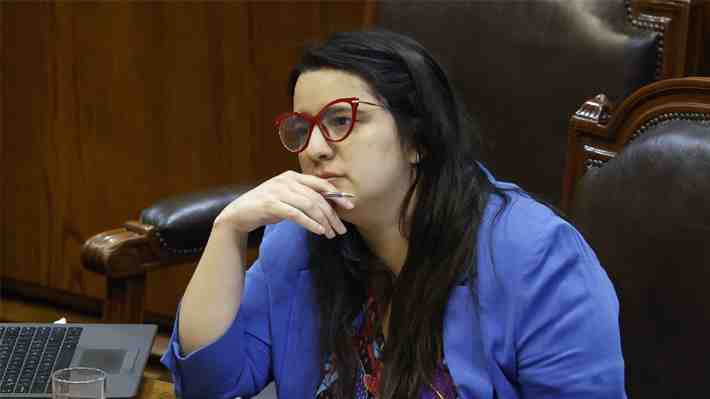 Un cortafuego a la "cacería de brujas": Lo que hay detrás del blindaje de La Moneda a la Directora de Presupuestos