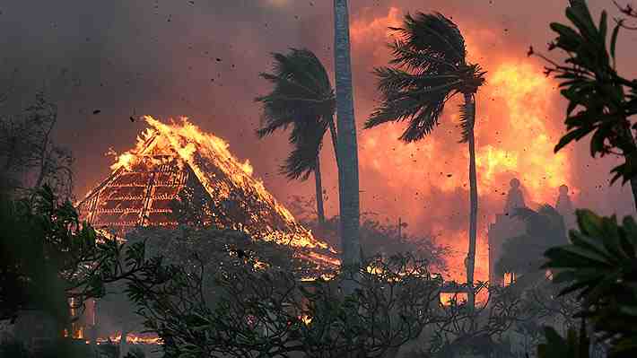 Biden declara estado de catástrofe en Hawaii ante incendios que han dejado al menos 36 muertos