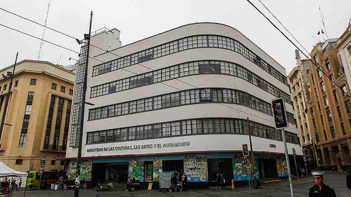 Gobierno adjudica $281 millones y alista otros $400 millones en publicidad por los 50 años