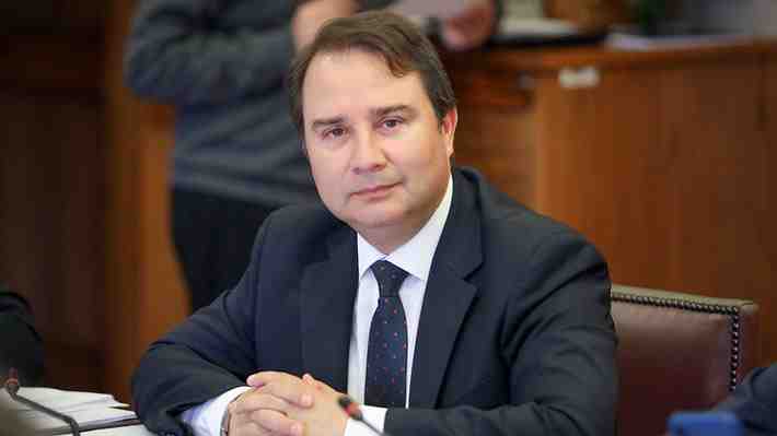 Jefe de bancada de diputados de RN: "Chile Vamos no está disponible para hacer un aumento impositivo"