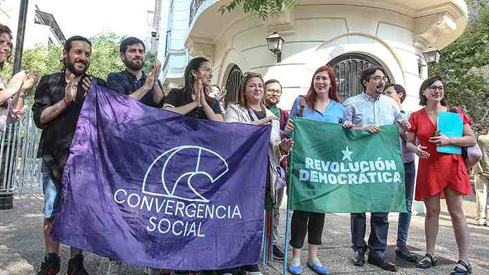 Renuncias de militantes a RD y CS, partido del Presidente, imparables tras caso Convenios