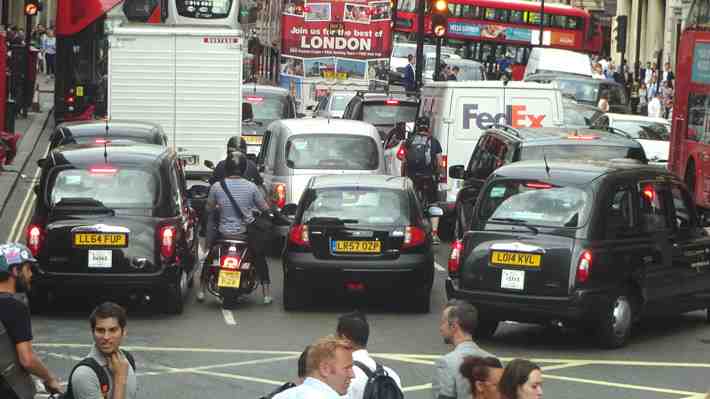 Londres amplía su área de ultrabajas emisiones pese al rechazo de algunos sectores
