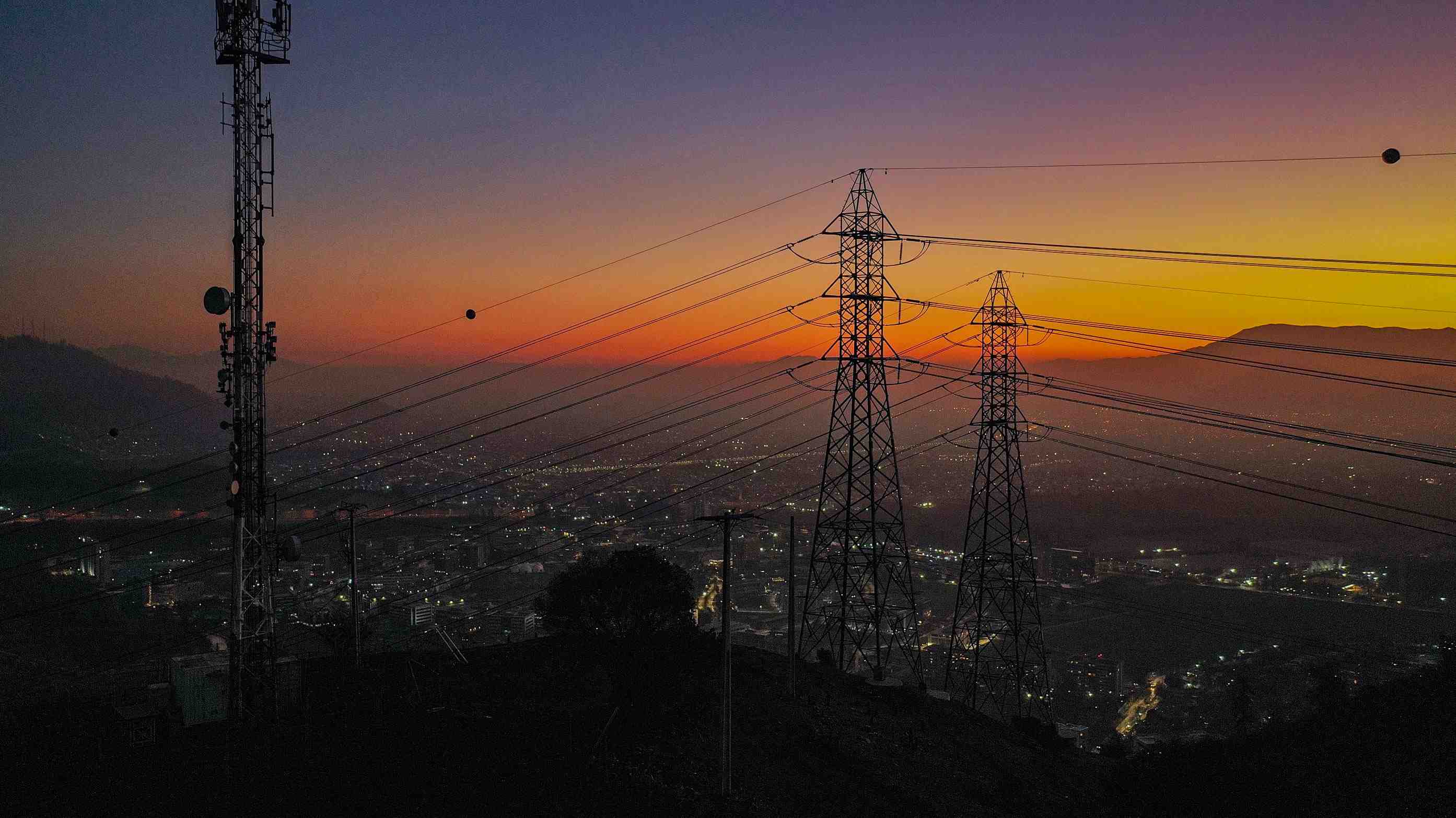 Cuentas de electricidad: Clientes adeudan más de US$800 millones a generadoras