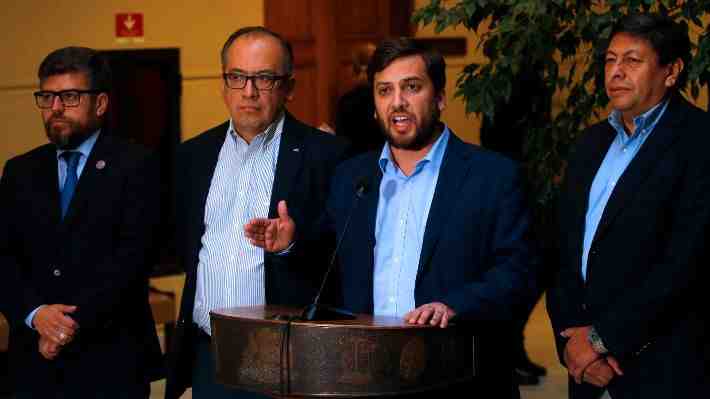 PPD en picada contra AD tras votación de "usurpaciones": "Dejen de tener amarrado al Gobierno con una venda ideológica"
