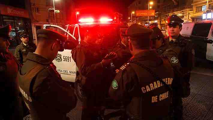 Carabinero en retiro repelió a balazos robo de su vehículo a la salida de un concierto en Santiago