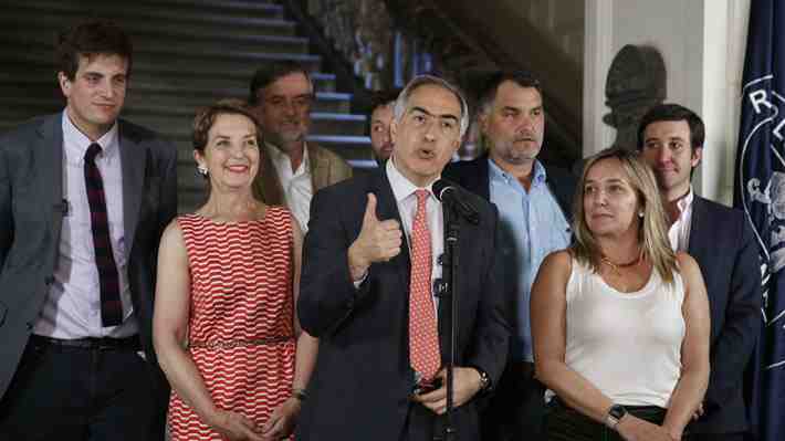 Chile Vamos suscribe declaración de siete puntos por 50 años: Llama a "respetar las diferencias" y "sin imponer verdades únicas"