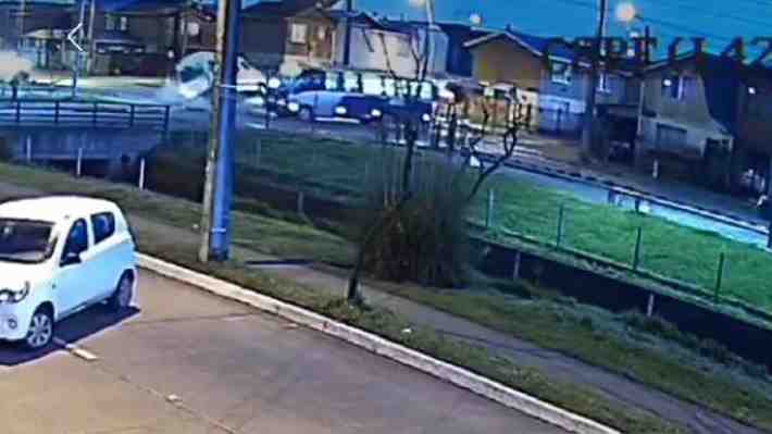 Microbús colisiona con furgón escolar que trasladaba a siete niños en Concepción: Todos estarían en buen estado