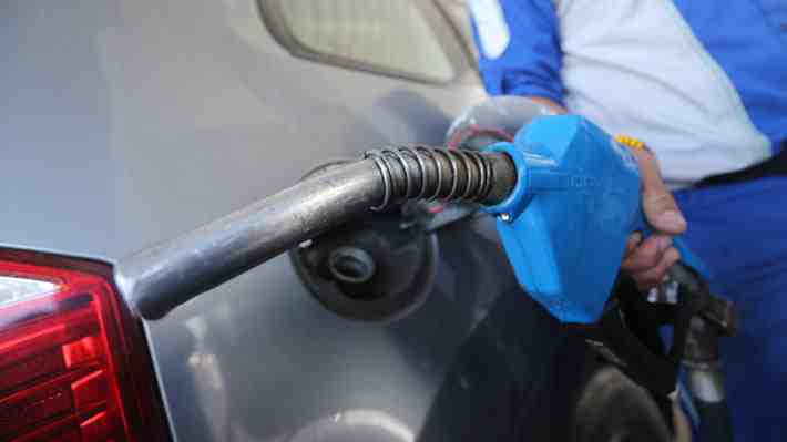 Hasta $31 por litro: Enap informa fuerte alza en el precio de los combustibles desde este jueves