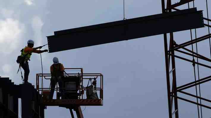 EE.UU.: Producción industrial crece 0,4% en agosto pese a debilidad en los automóviles