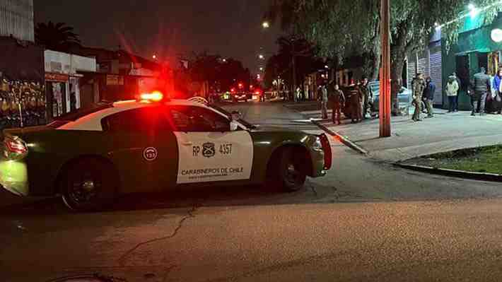 Uno amenazó con arma blanca: Detienen a cinco personas por desórdenes y agredir a Carabineros en marco de Fiestas Patrias