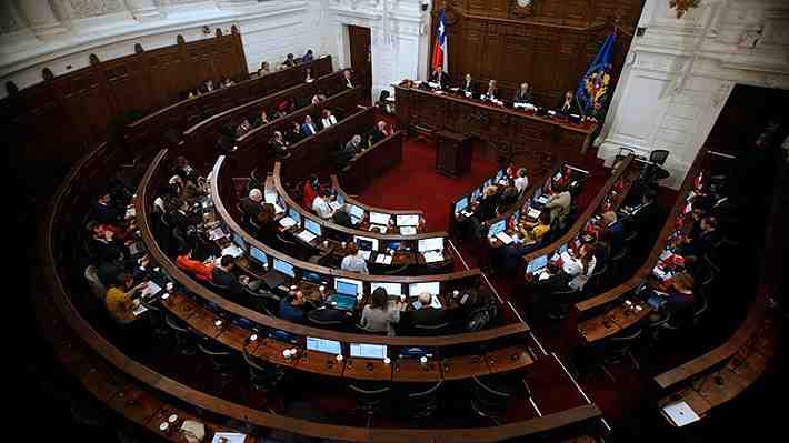 Cadem: Rechazo a la propuesta de nueva Constitución aumenta y llega al 57% y aprobación de Boric sube al 31%