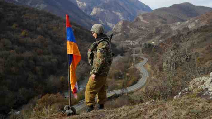 ARMENIA y AZERBAIYÁN reavivan la GUERRA por Nagorno-Karabaj