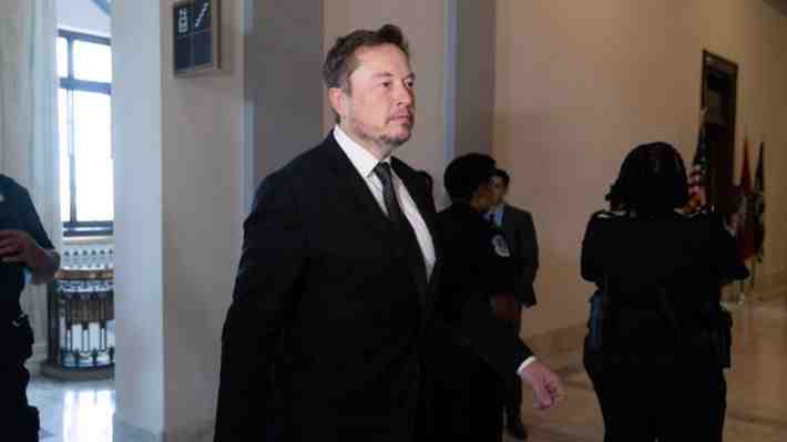 Para "combatir bots": Elon Musk sugiere que X podría empezar una cuota mensual a sus usuarios