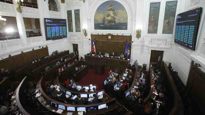 Consejo Constitucional aprueba norma transitoria que reduce Cámara Baja a 138 parlamentarios y rechaza sistema de paridad