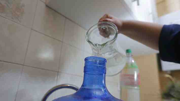 Anuncian corte de agua potable en 6 comunas de la RM por construcción de Línea 7: Será el próximo fin de semana largo