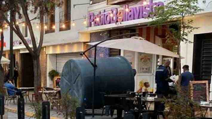 Megacorte de agua en la RM: Locatarios instalan grandes estanques en veredas para poder operar