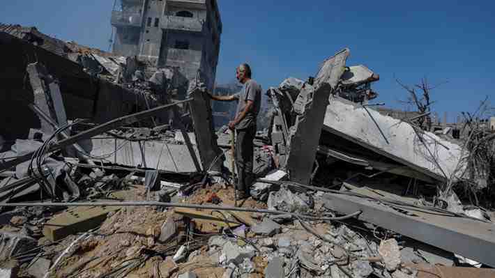 Autoridades palestinas suben a 830 el número de civiles muertos por bombardeos israelíes en Gaza