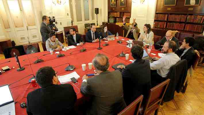 Comisión Experta acuerda aplazar hasta este miércoles ingreso de observaciones a la propuesta constitucional