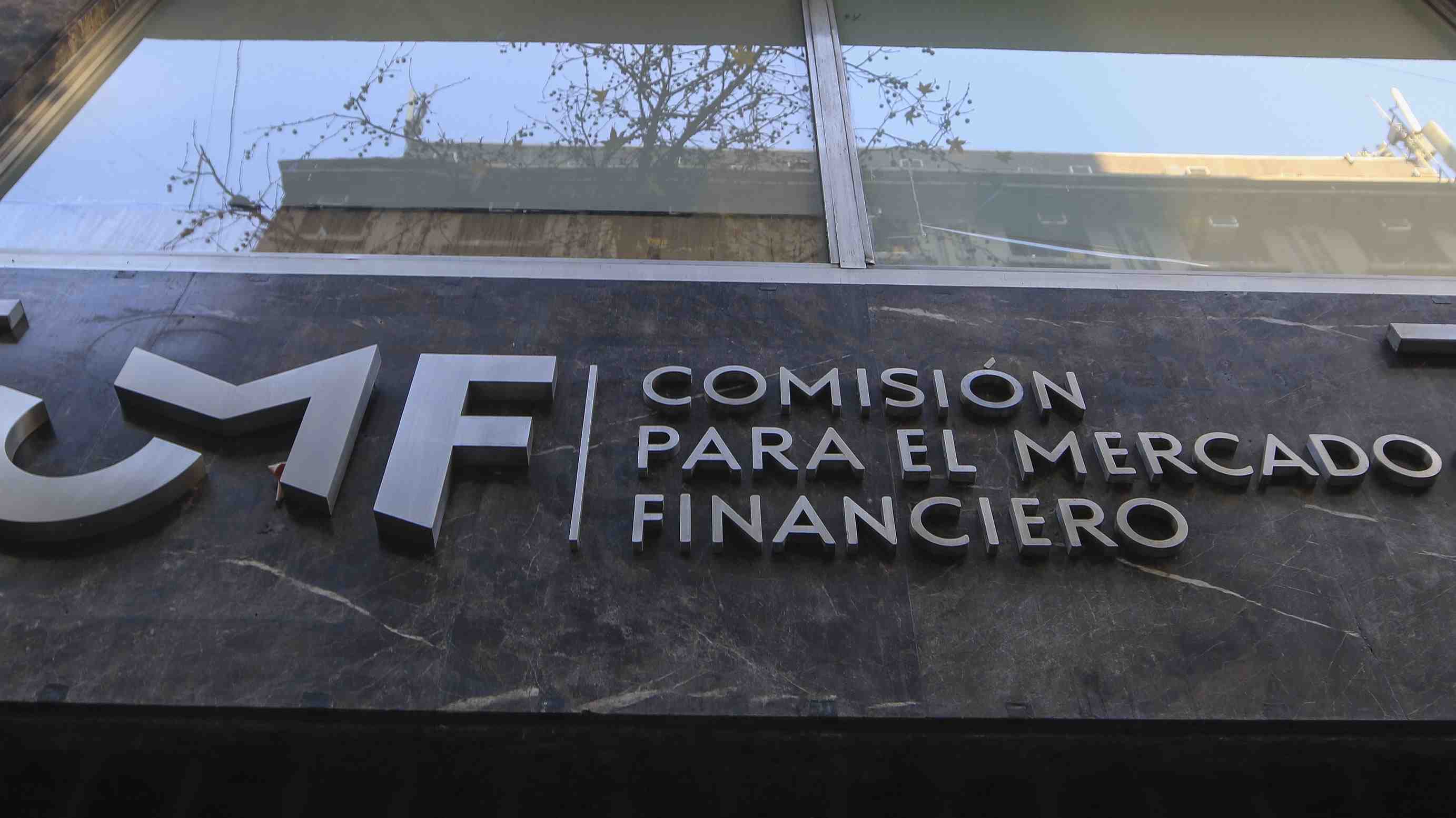 CMF multa a Itaú, Banco Falabella y CMR por infracciones "graves y reiteradas" respecto a información de deudores