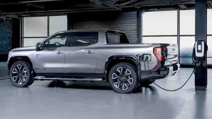 General Motors posterga la fabricación de camionetas eléctricas por baja demanda