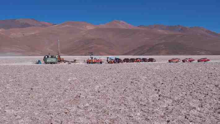 Codelco acuerda adquirir empresa australiana de litio por US$244 millones y acelera su ingreso a la industria