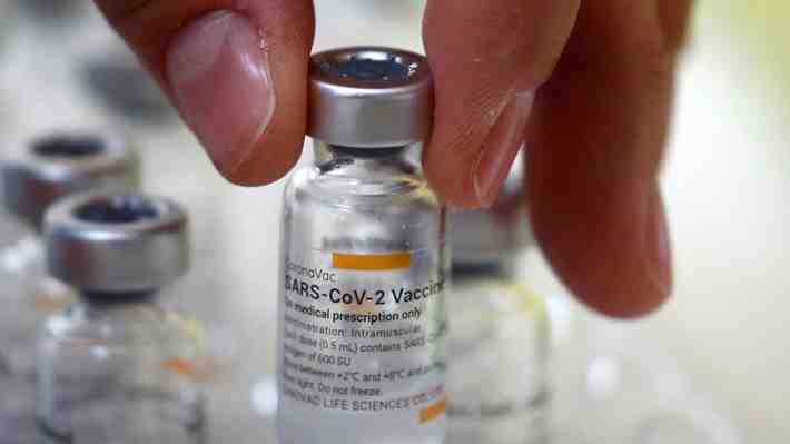 Sinovac desiste de instalar su planta en Antofagasta: Farmacéutica apuntaría a Colombia como nueva locación