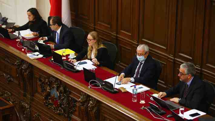 Penúltima votación del pleno: Aprueban informe de la mixta tras intenso debate de consejeros