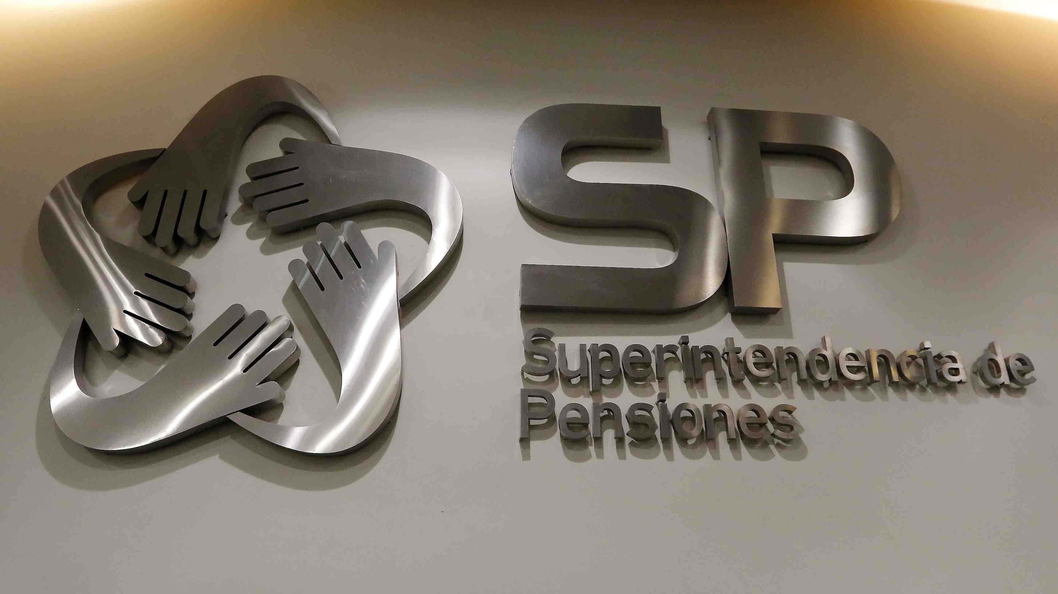 ¿Felices y Forrados 2.0?: Instruyen "cese inmediato" de operaciones de firma que ofrecía asesorías en Cuenta 2 de AFPs