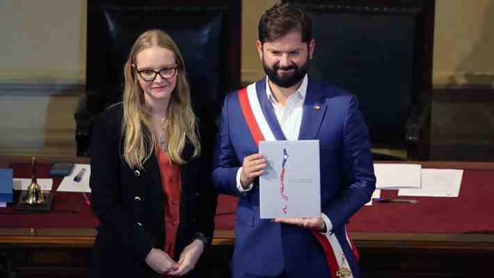 Hevia dice que trabajo del Consejo es base de "un mejor" texto y expresa esperanza de cerrar el "capítulo constitucional"