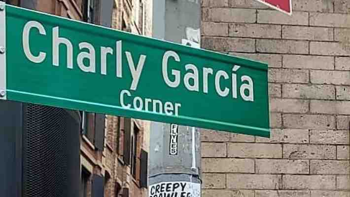 Bautizan esquina en honor a Charly García en Nueva York: Músico argentino se declaró "feliz y emocionado"