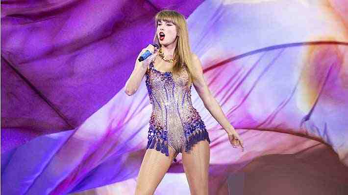 Pulseras, outfits y consejos de Cancillería: Chilenas desembarcan en Argentina por debut de Taylor Swift