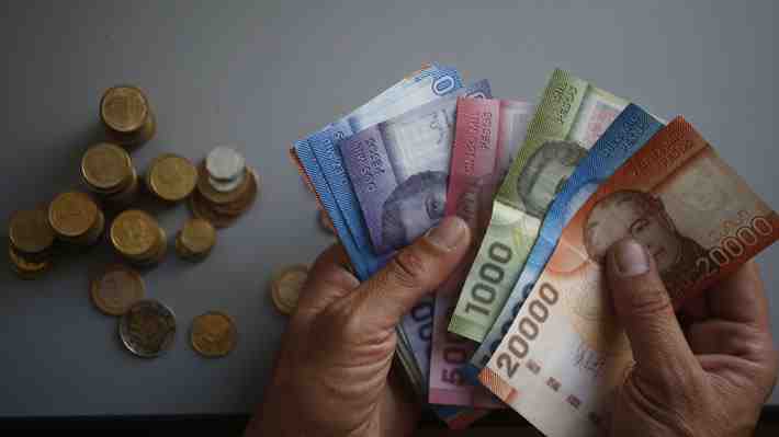 Inflación de octubre sorprende con alza menor a la esperada y dato anual retrocede a 5%