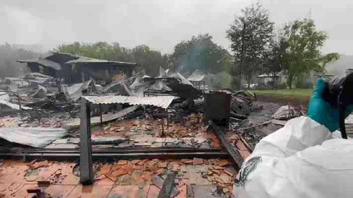 Atentado incendiario en La Araucanía: Destruyen centro de eventos y cabaña en Capitán Pastene