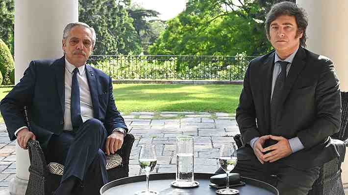 Javier Milei y Alberto Fernández se reunieron para dar inicio a la transición del poder en Argentina