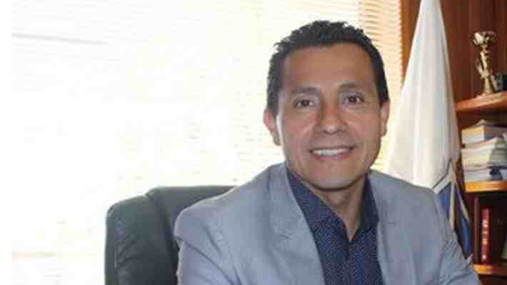 Orden de detención contra alcalde y ex novia lo "exculpa": Las claves del caso Algarrobo