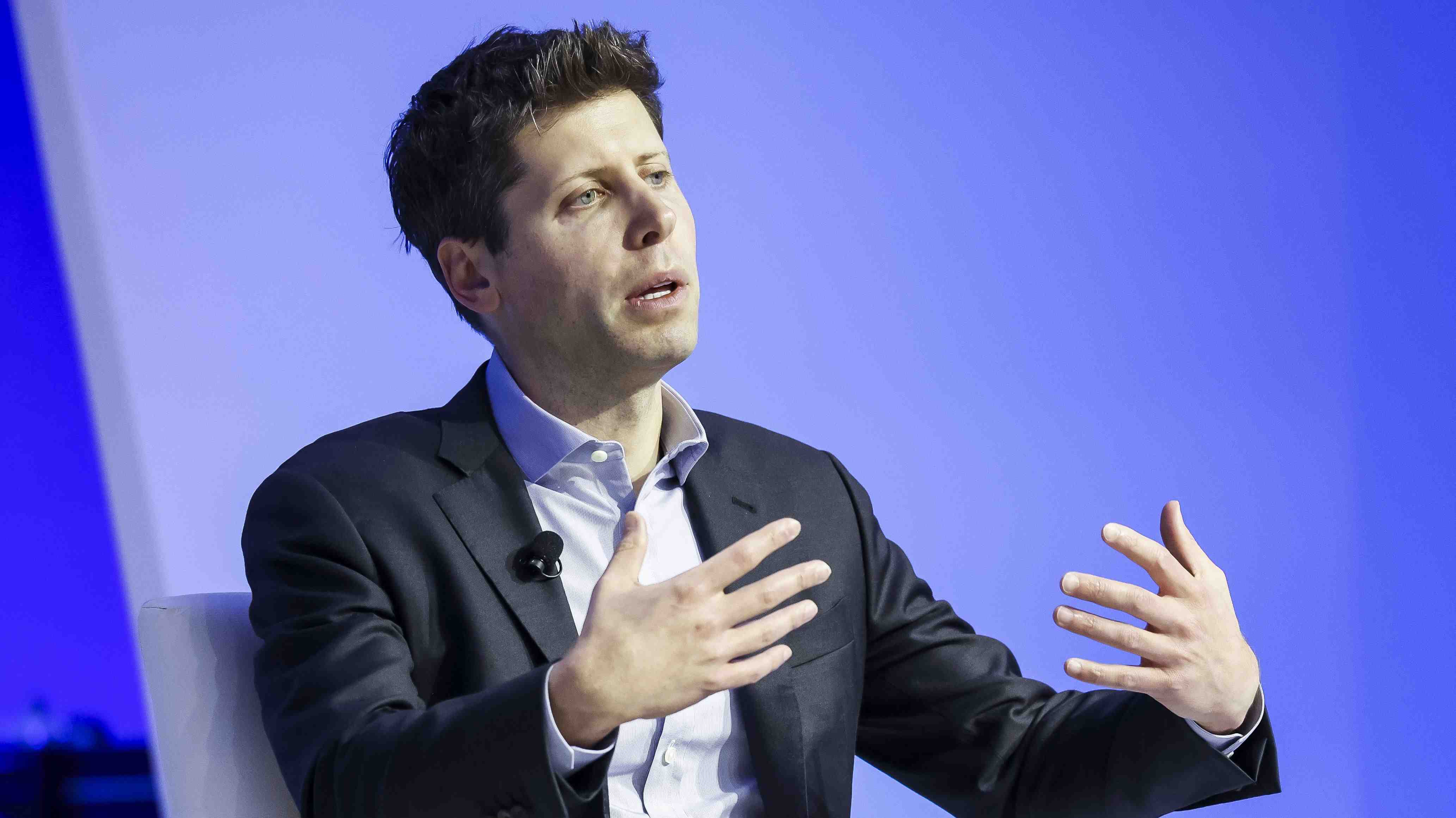 Sam Altman, el "gurú" de la IA que agitó a Silicon Valley con su fallida salida de la empresa matriz de ChatGPT
