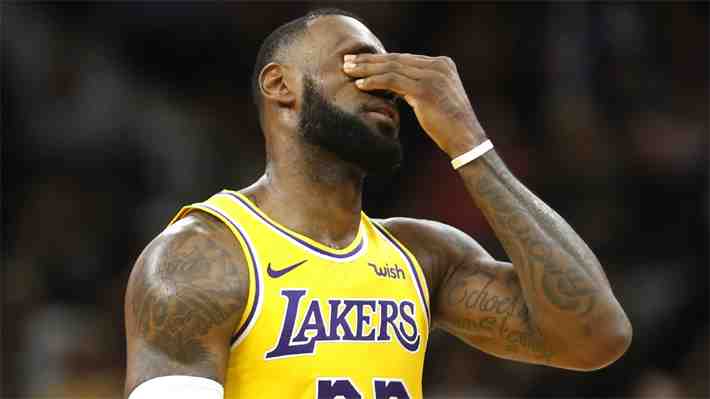 "Ridículo": Los Lakers reciben paliza histórica en una derrota récord para LeBron James que explotó