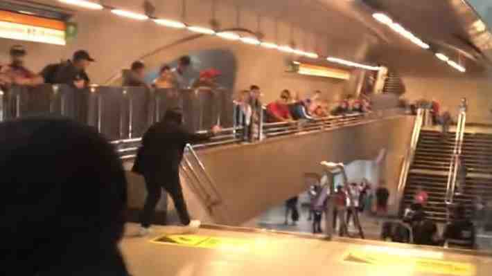 VIDEO | Detienen a sujeto que agredió a guardia tras ser descubierto evadiendo en estación La Cisterna: Hubo disturbios