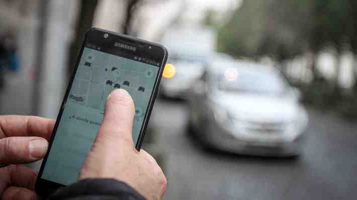 "Eliminará el 86% de los viajes": Uber lanza ofensiva por reglamento del Gobierno y pide a usuarios hacerse parte