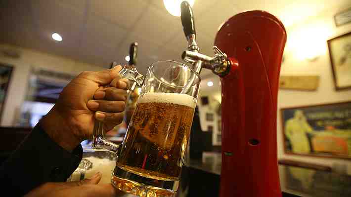El consumo de alcohol en Chile alcanza su menor nivel en casi tres décadas