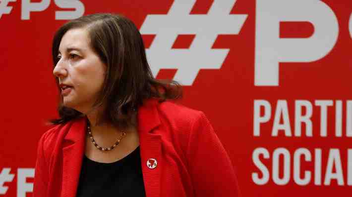 Tras enredo con Escalona: Directiva del PS sostiene respaldo a Montes y pide al Gobierno "mejorar la gestión"