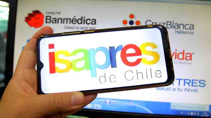 Enredo oficialista y ola de alertas: Crisis de isapres sigue en punto muerto pese a semana en que debate fue prioridad