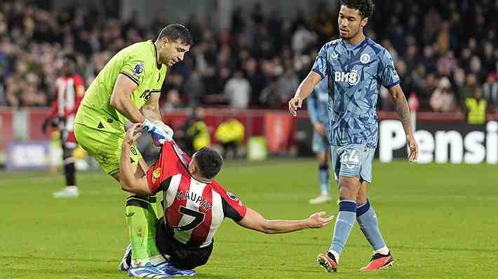 Video: El picante e insólito cruce de Emiliano "Dibu" Martínez con un rival en la Premier