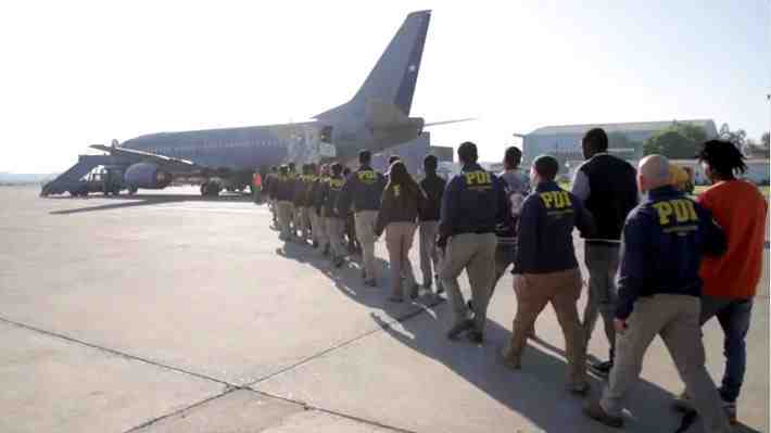 Concretan expulsión de 16 personas con rumbo a Venezuela: Es el primer vuelo charter con destino a Caracas