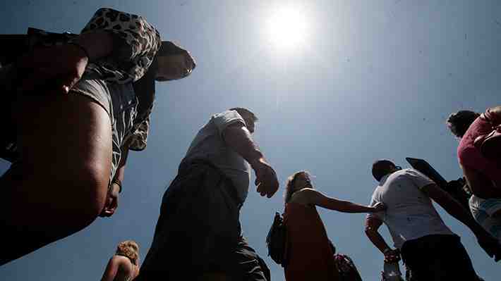 Meteorología advierte "probable" ola de calor este fin de semana navideño en la RM: Temperaturas podrían llegar a los 37°C
