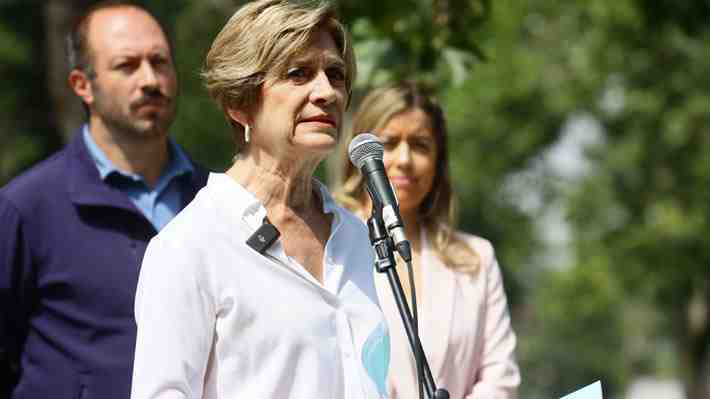 Matthei dice que no ha existido "respeto" del Presidente Boric ni de la ministra Jara para dialogar
