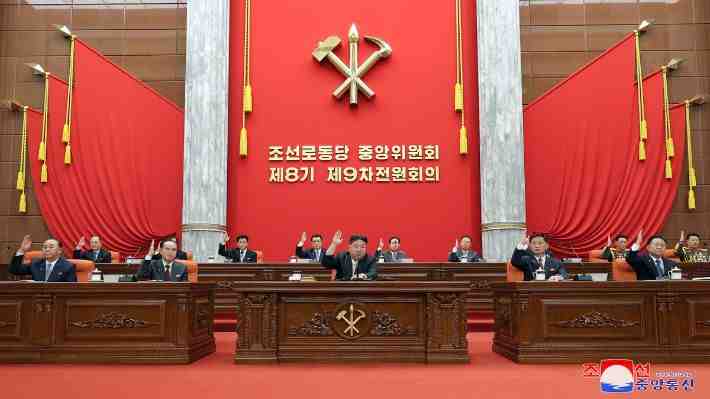 Kim Jong-un descarta reunificación de Corea y advierte que una guerra podría "estallar en cualquier momento"